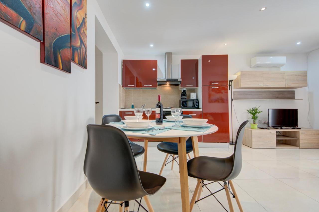 Sapphire Court 2 Bedroom Apartments By Shortletsmalta Sliema Exterior foto